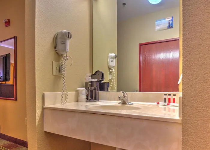 Hotel Super 8 By Wyndham Waterloo