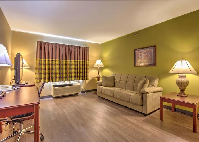 Super 8 By Wyndham Hotel 2*