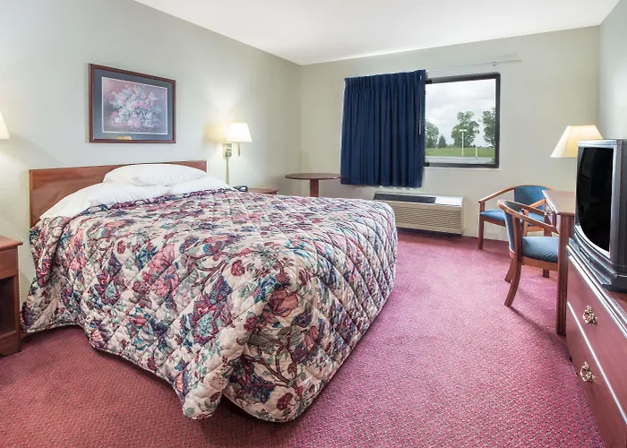 Hotel Super 8 By Wyndham Waterloo