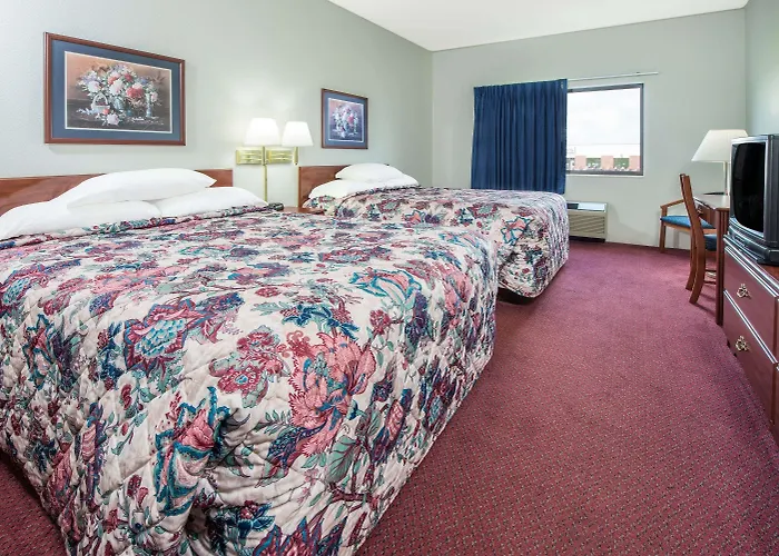 Super 8 By Wyndham Hotel 2*