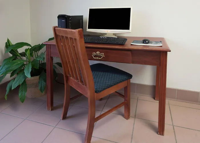 Super 8 By Wyndham Hotel 2*