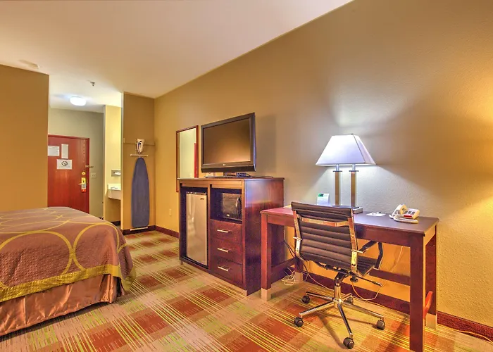 Super 8 By Wyndham 2* Waterloo