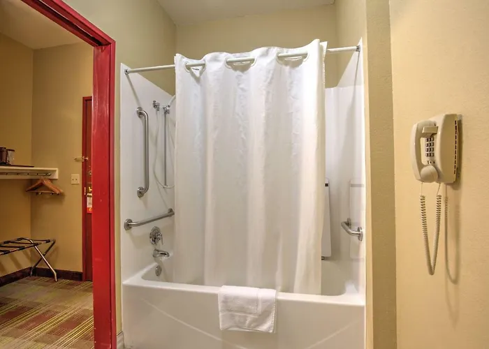 Super 8 By Wyndham Hotel 2*