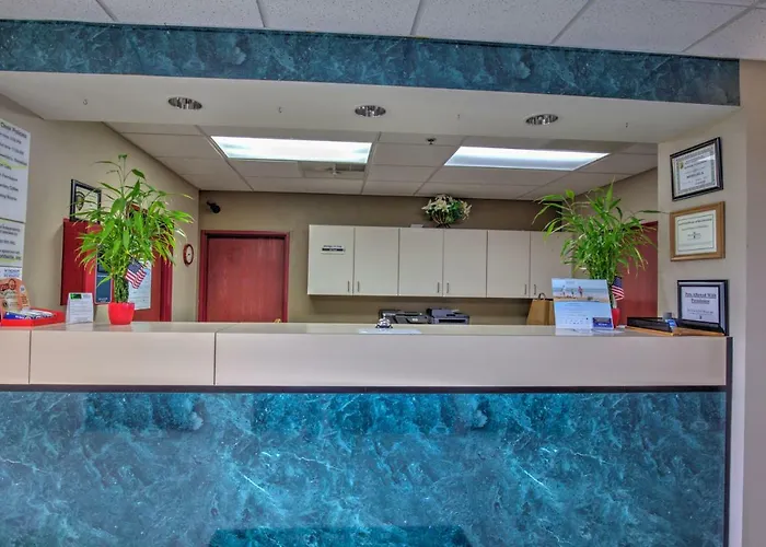 Super 8 By Wyndham Waterloo